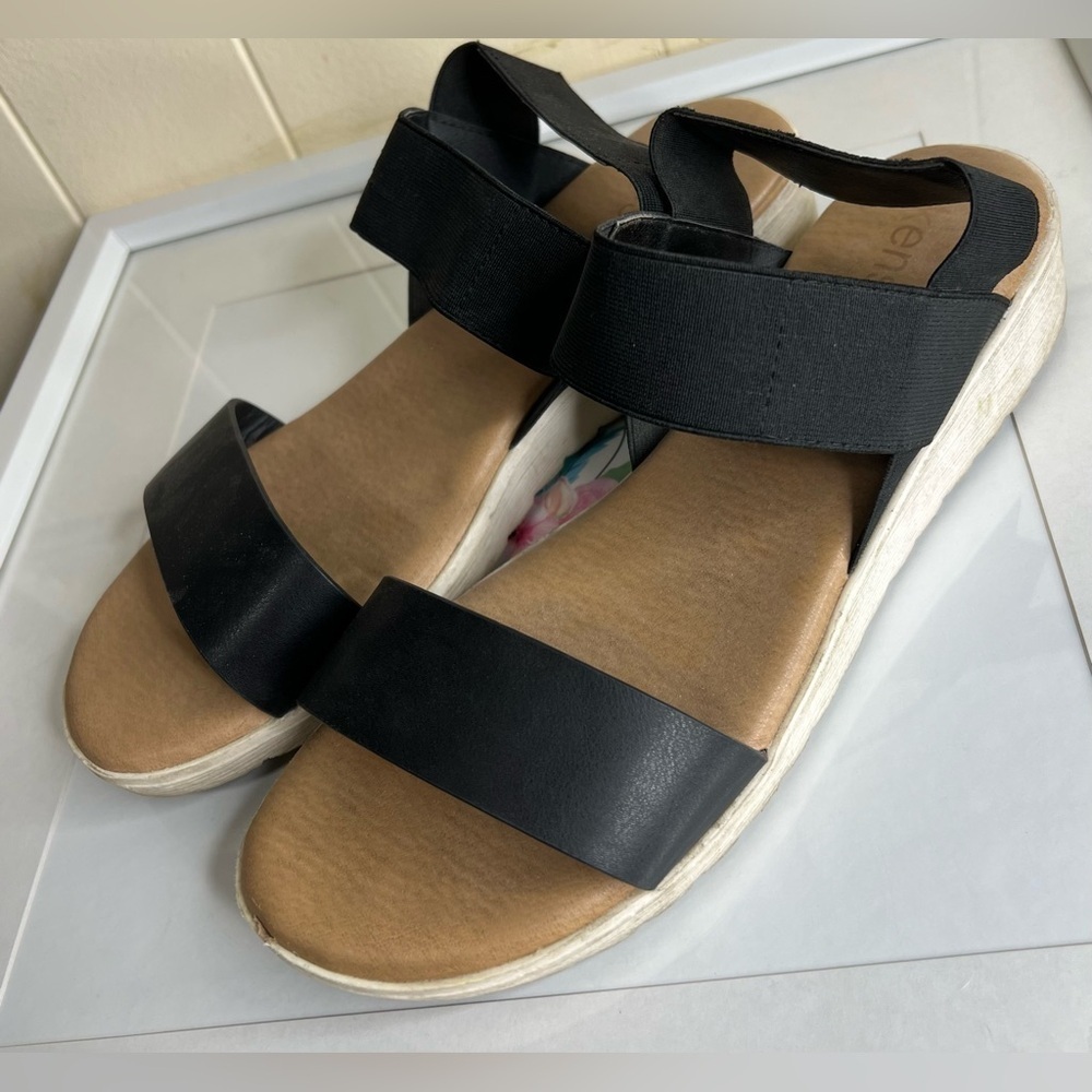 Women’s Everlee Shoes / Sandals - Picture 2 of 4